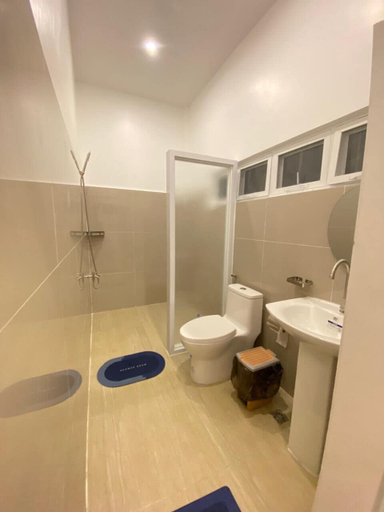 Bathroom 3, Tulang Diot View and Turtle Haven, San Francisco