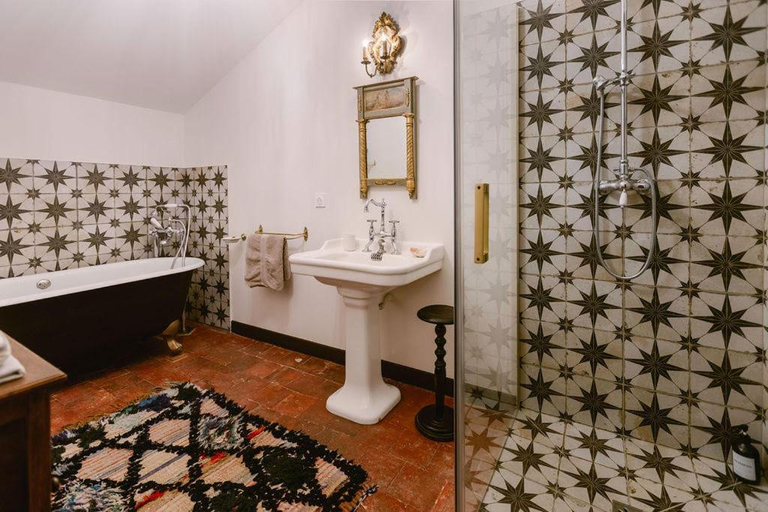 Bathroom 2, Château La Bruguière, Gard