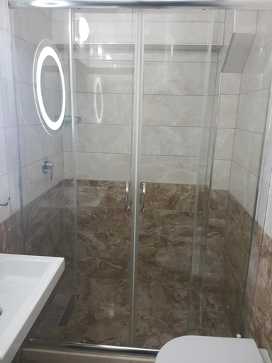 Bathroom 5, Bristol Hotel Tirana, Tiranës
