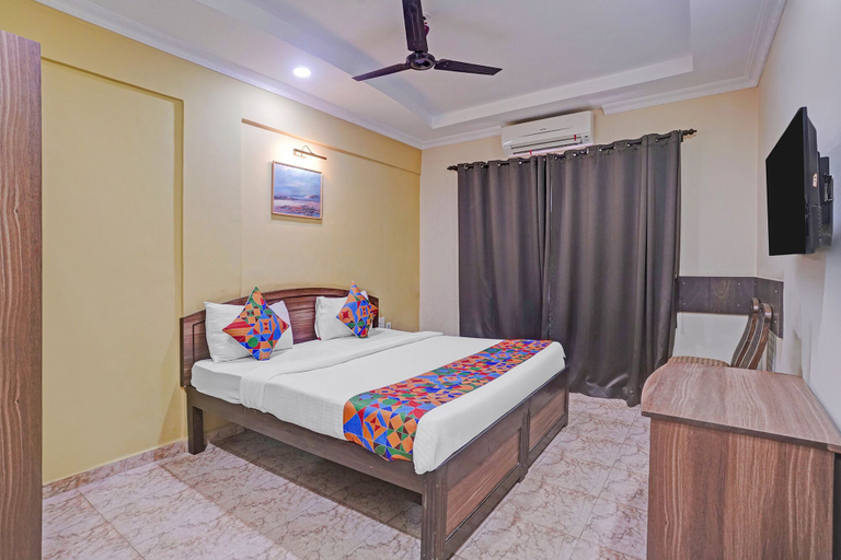 Room 4, FabHotel Picnic Plaza - Nr. Mall De Goa, Porvorim, North Goa