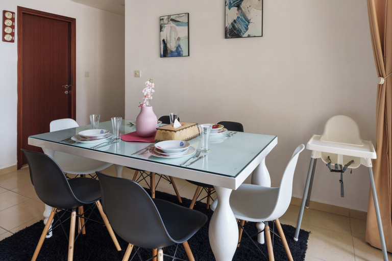Dining 4, Spacious 2 Bedroom Apt in Sadaf JBR, Dubai