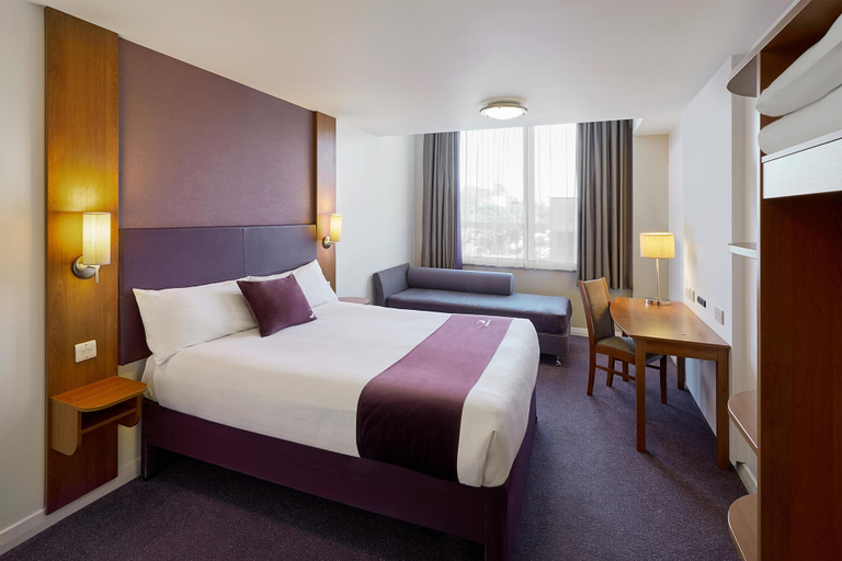 Bedroom 2, Premier Inn Grimsby, Lincolnshire