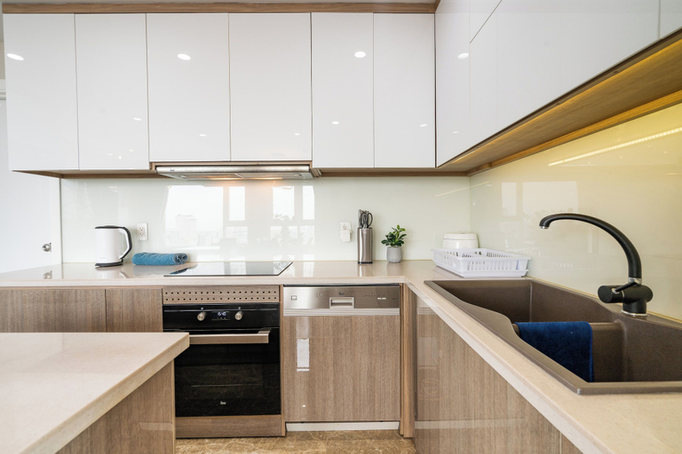 Private kitchen 5, Luxury Apartment in Central_Luminous Leman, District 3