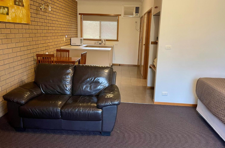 Others 5, Ambassador Motor Inn, Ballarat  - Inner North