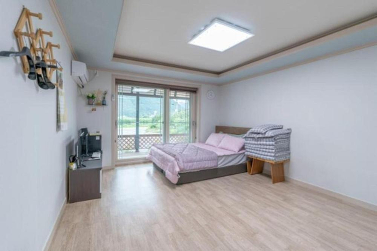 Bedroom 2, Hwacheon Flower Pension, Hwacheon