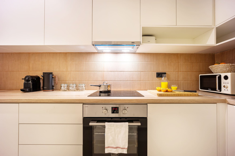 Private kitchen 2, Spacious 2BR Koukaki Balcony Acropolis, Attica
