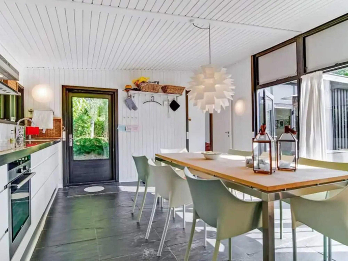 Private kitchen 5, 4 Star Holiday Home in Dronningmolle, Gribskov