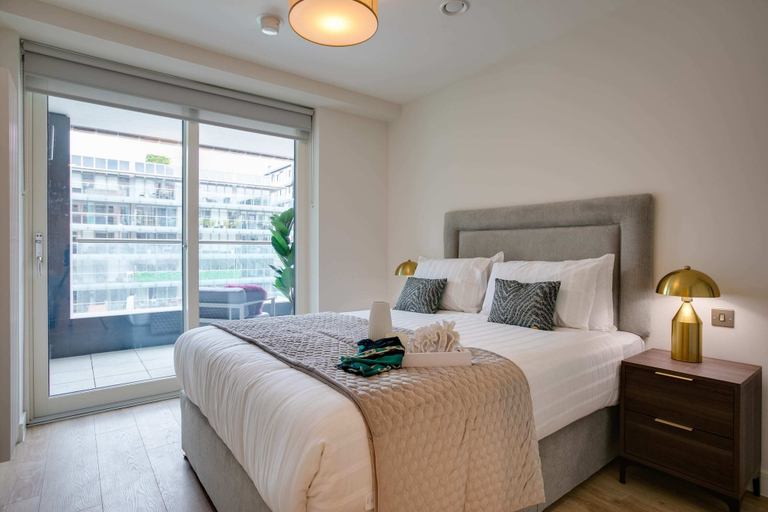 Room 2, Apex Executive Apartments - The Benson, Dublin