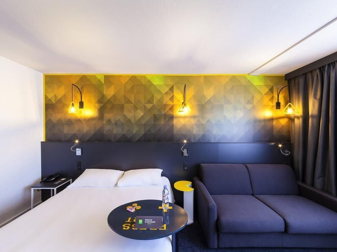 Bedroom 4, ibis Styles Poitiers Nord, Vienne