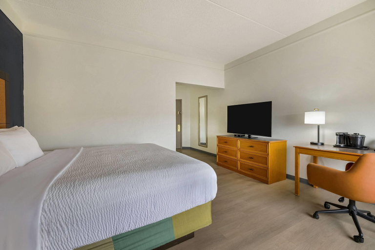 Bedroom 3, La Quinta Inn & Suites by Wyndham Albuquerque West, Bernalillo