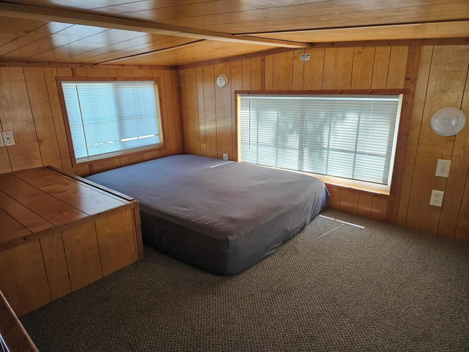 Room 2, Perryville RV Resort, Perry