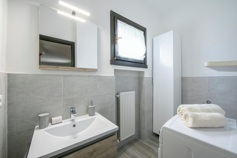 Bathroom 5, Residenza La Parusciola: 3 Beds Duplex With Shared Pool, Verbano-Cusio-Ossola