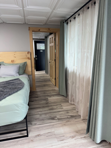 Room 2, Raystown Country Lodge, Huntingdon