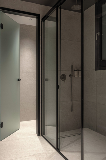 Bathroom 5, Union43, Epirus