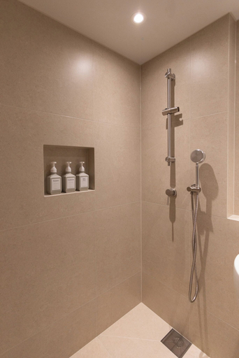 Bathroom 5, Hwarangroo, Gyeongju