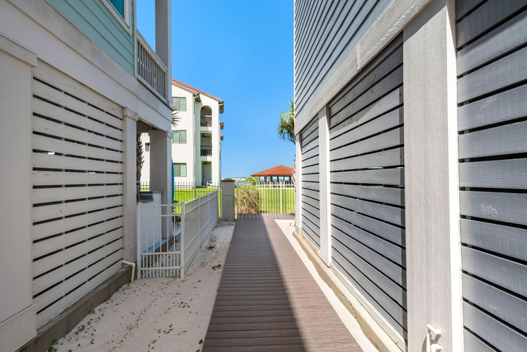 Exterior & Views 2, Southern Charm, Escambia