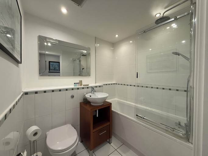 Bathroom 4, Clyde Waterfront Apartments, Glasgow