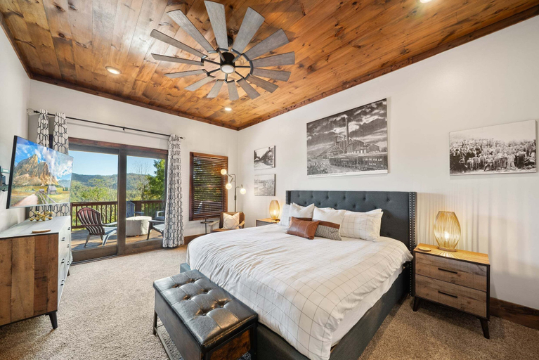 Bedroom 2, Cranberry View Lodge, Avery