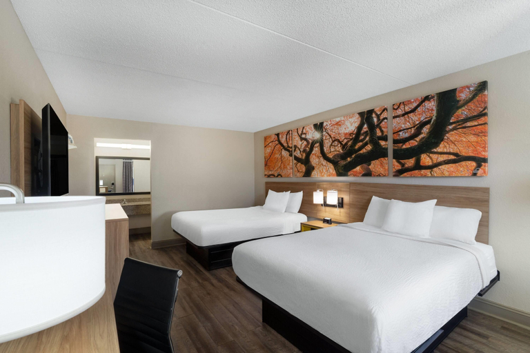 Bedroom 3, Days Inn by Wyndham Greeneville, Greene