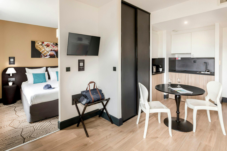 Bedroom 2, Appart'City Collection Nîmes Arènes, Gard