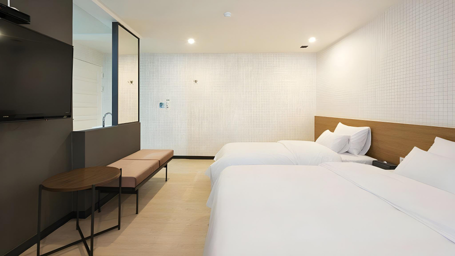 Bedroom 2, NO.25 Busan Yongho Branch, Nam