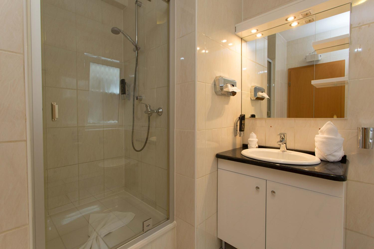 Bathroom 2, Breitenbacher Hof , Rhein-Erft-Kreis