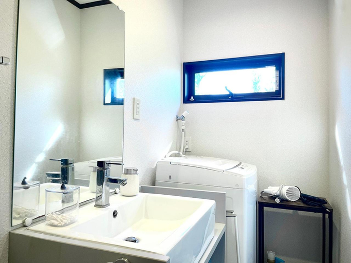 Bathroom, Quenos 1組限定, Unknown7