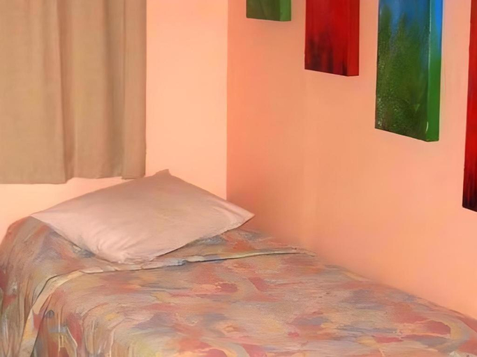 Bedroom 5, City Garden Lodge Backpackers, Waitakere