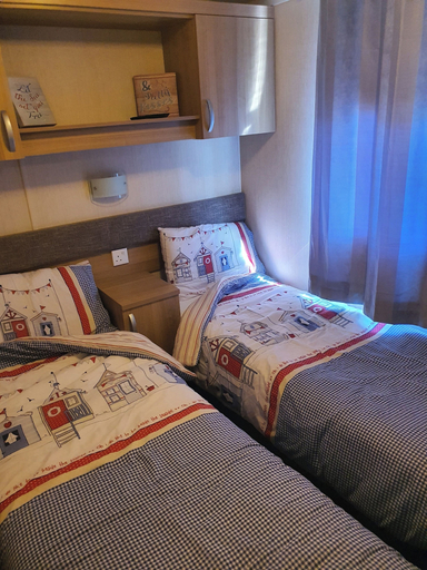 Room 2, 3-bed Caravan, Sleeps 8 With Enclosed Decking, Lancashire
