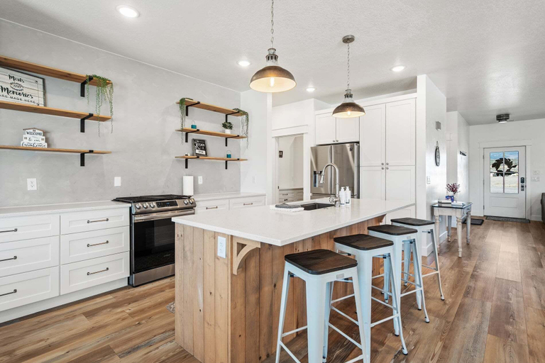 Interior 2, 405 Aspen Valley - Panguitch, Garfield