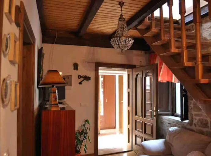 Room 3, Charming Old Town Getaway, Stari Grad