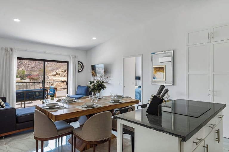 Dining 5, Morgan Residences 607 @ Boutique Hotel With Pool, Gym & Spa, La Paz
