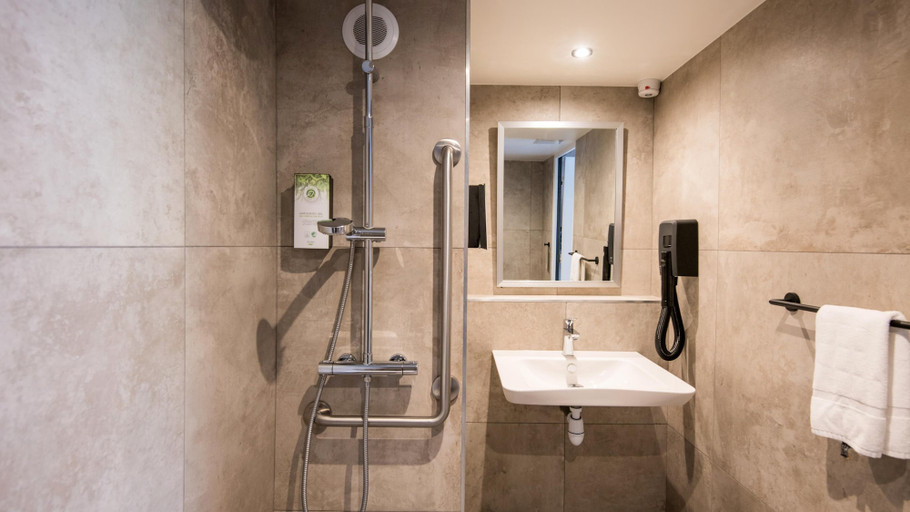 Bathroom 4, Campanile NATURE - Brive-la-Gaillarde, Corrèze