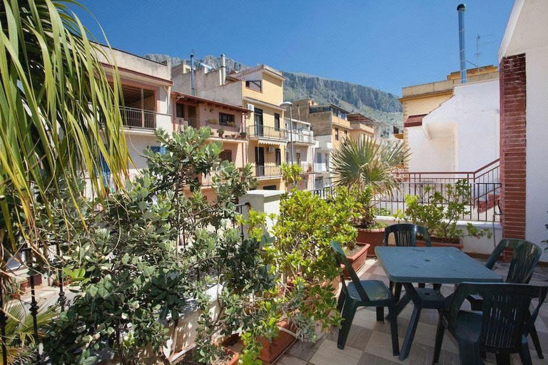 Others 4, Kunesias B&B, Palermo