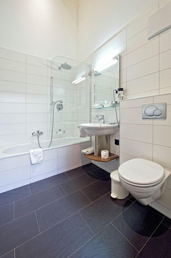 Bathroom 4, Phoenix, Visp