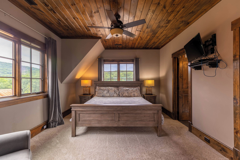 Bedroom 2, Sunrise Lodge at Eagles Nest, Avery