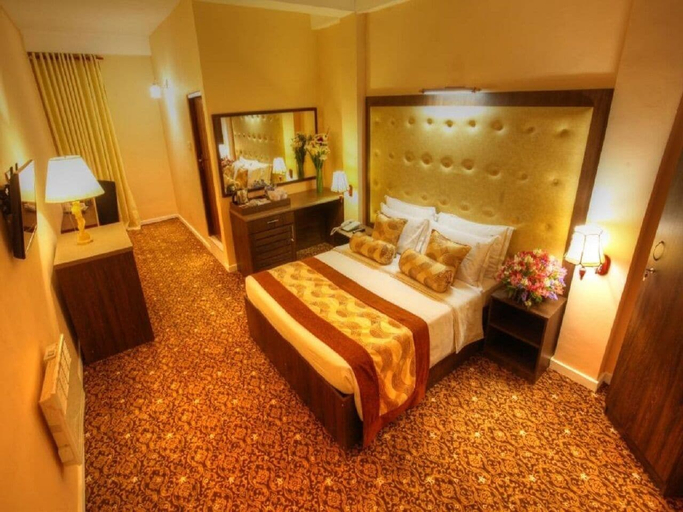Room 2, Queensbury City Hotel - Nuwaraeliya, Nuwara Eliya