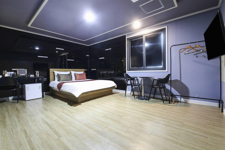 Bedroom 2, Sokcho Laon Hotel, Sokcho