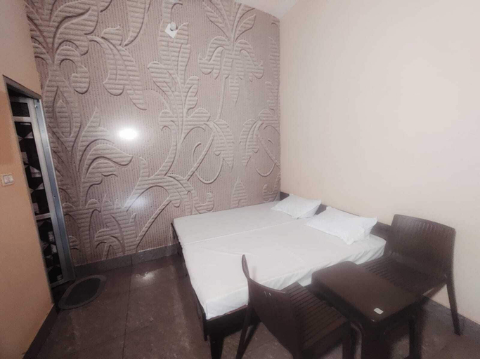 Room 4, Royal Guest House, Ganganagar