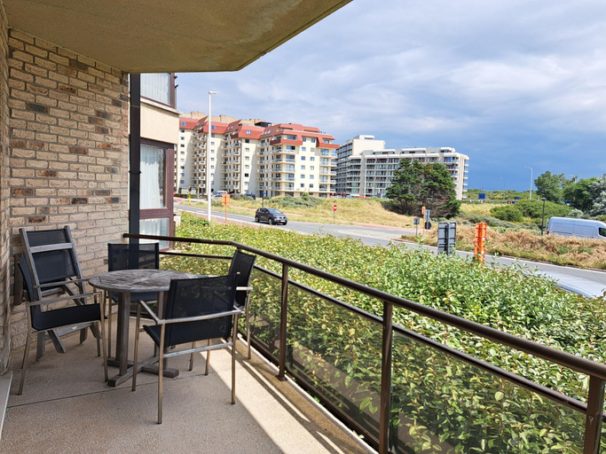 Balcony 4, Family Apartment in Groenendijk, West-Vlaanderen