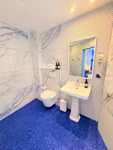 Bathroom 5, Hôtel La Petite Rosa, Paris