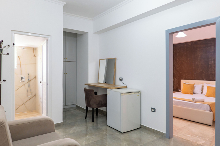 Room 3, Grace Corner, Sarandës