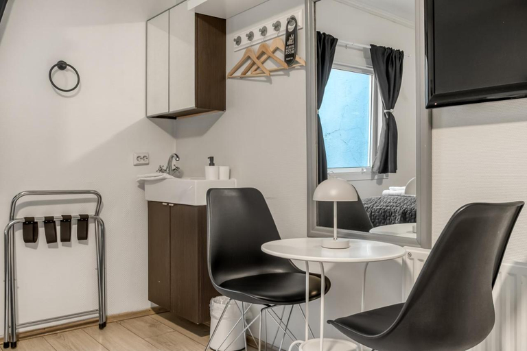 2, Flyers Hotel, Reykjanesbær