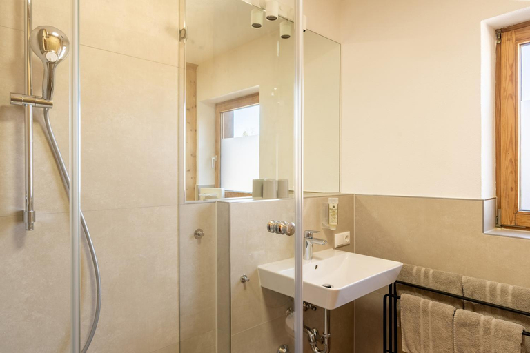 Bathroom 3, Dreimaderlhaus - Das vegetarische Boutique Hotel, Ostallgäu