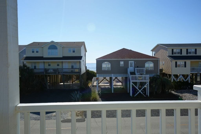 Property grounds 5, Belle Moor 3 Bedroom Home by RedAwning, Brunswick