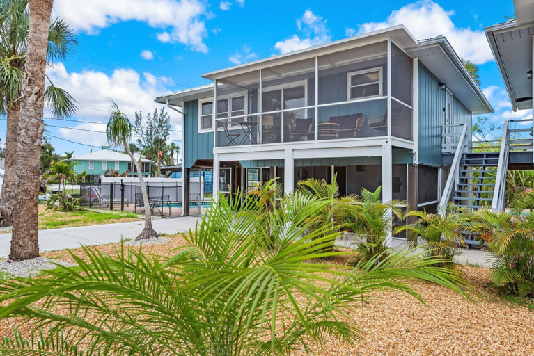 Exterior & Views 2, Beach Bungalow 1, Lee