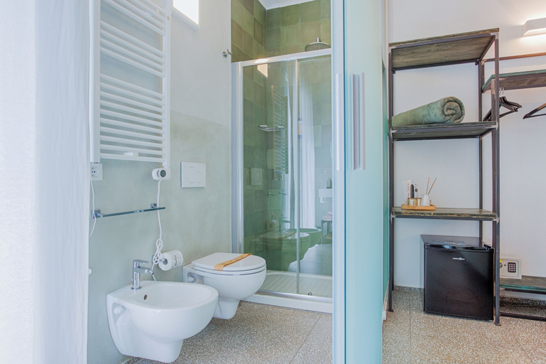 Bathroom 5, B&B Fontanella32, Fermo