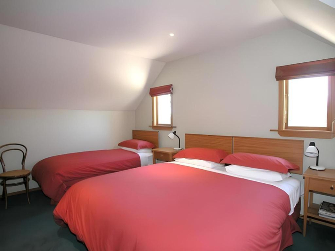 Bedroom, Whitestone Cottages, Ashburton