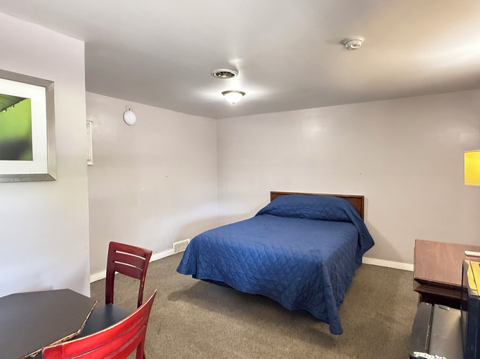 Room 4, Pineapple Inn, Bristol