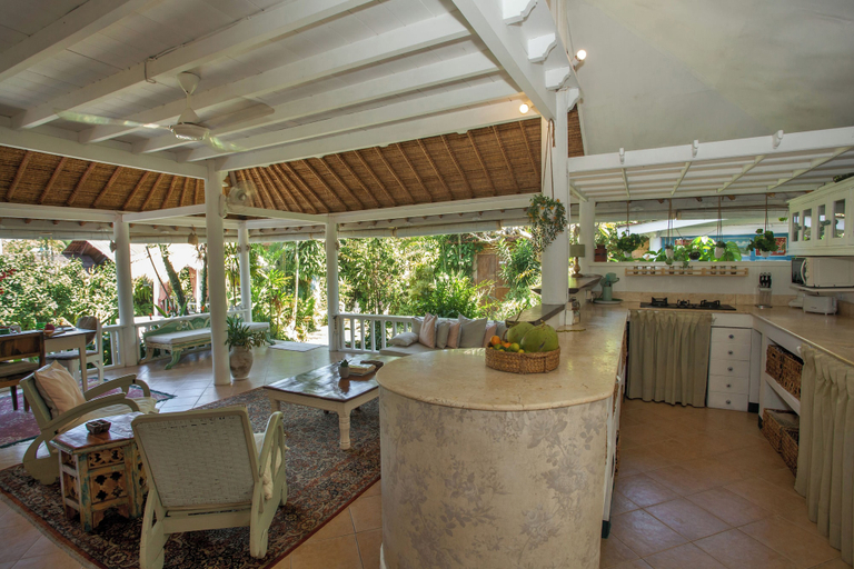 Property grounds 5, Charming 2BR Villa, Private Pool, Lush Gardens, Cozy Escape - Villa Taje, Badung